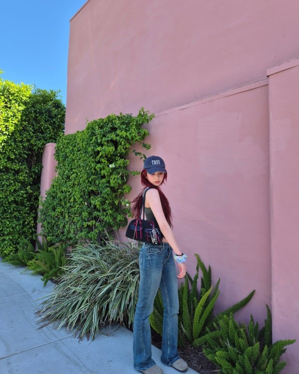 2025勃肯鞋還流行嗎？醜鞋變成紅毯時尚，時尚名人勃肯鞋穿搭一次看