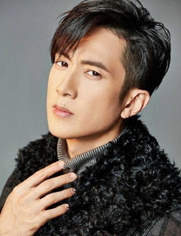 韩国媒体发布中国男星颜值榜引发热议：审美差异与背后影响