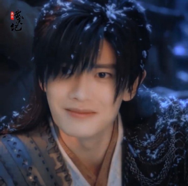 任嘉伦的粉丝和网友对这次“玩雪碎片”都有哪些评价和反应？