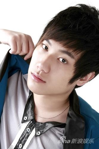 实力偶像派温源浮出歌坛 《我们之间》众人所盼