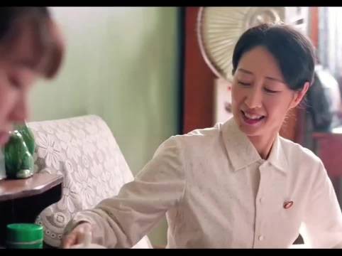 孙千《纯真年代》朴素造型难掩灵气,费霓清醒倔强圈粉