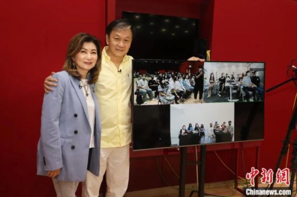 无线电视助理总经理(艺员管理及发展)乐易玲和2022年TVB艺员训练班校长陈德森。TVB提供