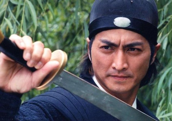 转型最成功的明星，投资上亿开工厂，员工近千人