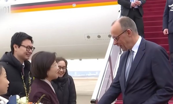 德国总理带着“商界全明星”访华，30家顶级企业抢破头也要挤进来