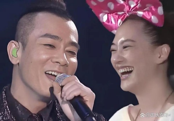 甜蜜爆表、幸福满满的10对明星夫妻,用漫长时光诠释了爱情的美好,也用实际行动告诉我们,陪伴与坚守才是爱情的真谛