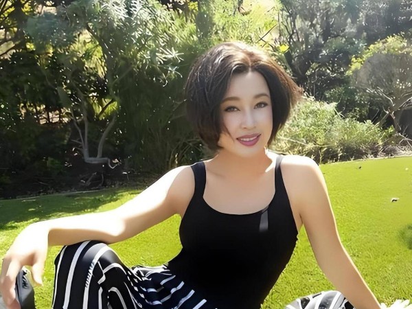 风流成性视色如命？75岁刘晓庆再破天花板，口碑崩塌引热议！