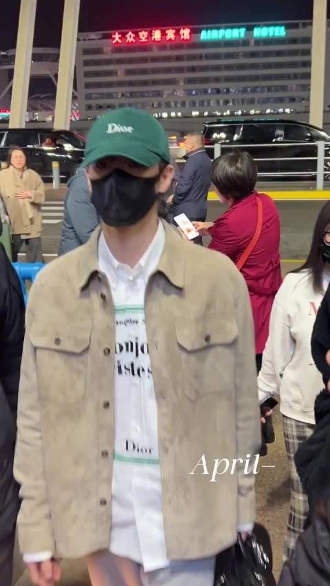 李昀锐出发巴黎时装周！期待大帅哥闪耀巴黎