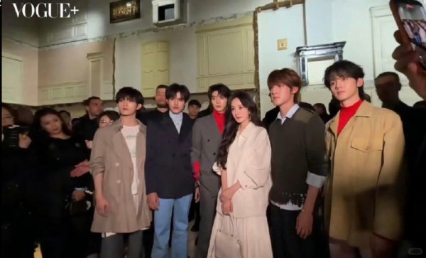 杨幂作为顶流，与新生代艺人同框对双方的事业发展有什么影响？