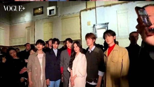 米兰时装周Prada秀场,杨幂与新生代偶像组合同框,豪门姐弟为何抢镜?