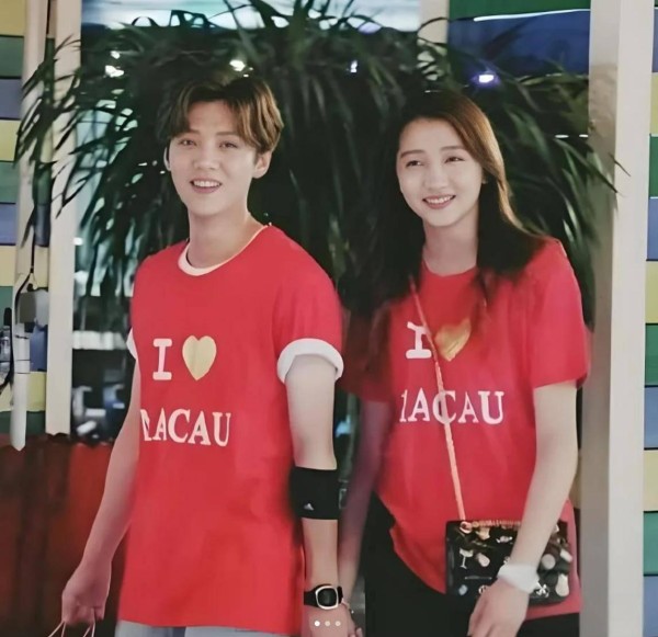 鹿晗关晓彤陷罗生门？8个月分手证据VS深夜撒糖，真相到底在哪边