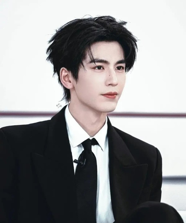 没想到，演员张凌赫还有这一面！新剧挑战电竞男主，反差感太绝了