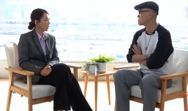 这才是好公司！霍汶希曝英皇艺人不跳槽真相：整个公司就像一家人