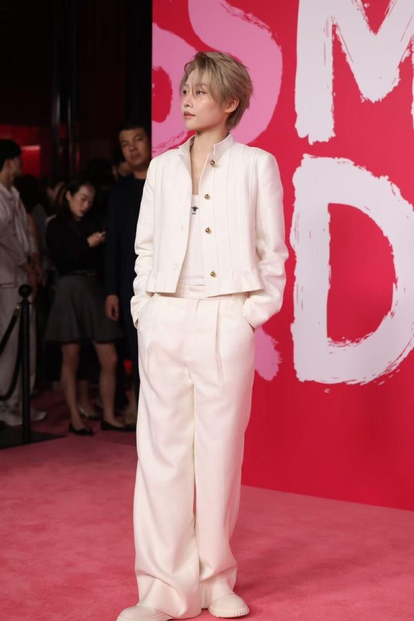 迪丽热巴刘雨昕C位之争：明星资源博弈的残酷真相