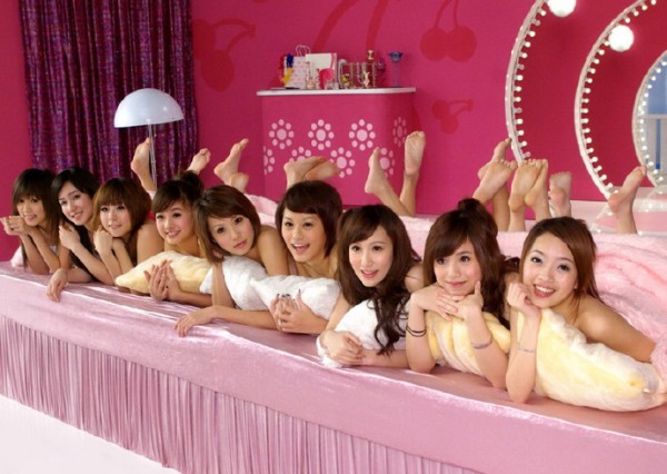 盘点娱乐圈模特们的派对私照[高清大图]