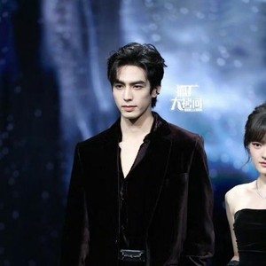 微博之夜上张凌赫和宋威龙的真实身高分别是多少？