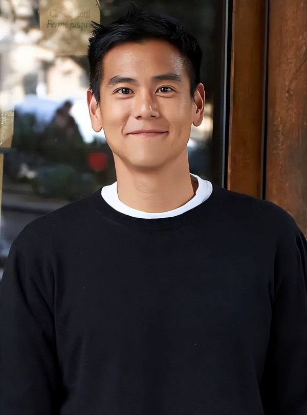 13岁男孩撞脸彭于晏走红,已是签约小模特,面对镜头还是会害羞