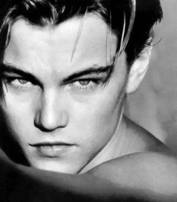 十大明星的颜值变迁与永恒魅力