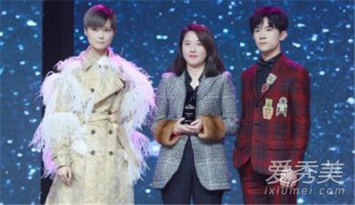 易烊千玺李宇春同框粉丝直呼好帅！易烊千玺为什么叫大佬？