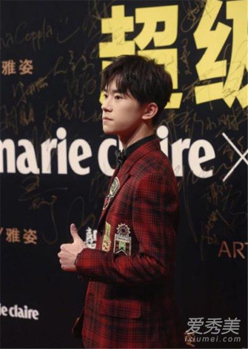 易烊千玺李宇春同框粉丝直呼好帅！易烊千玺为什么叫大佬？