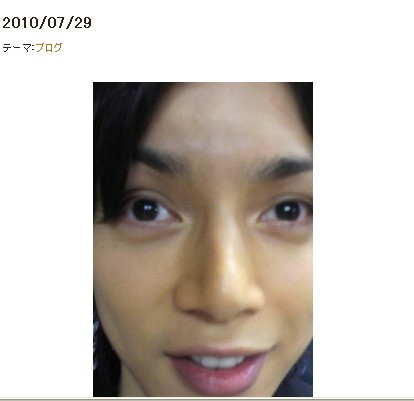 水岛宏的照片出现在博客上