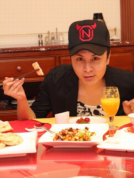 沪上著名主持人朱桢经营起了“夫妻老婆”饭店