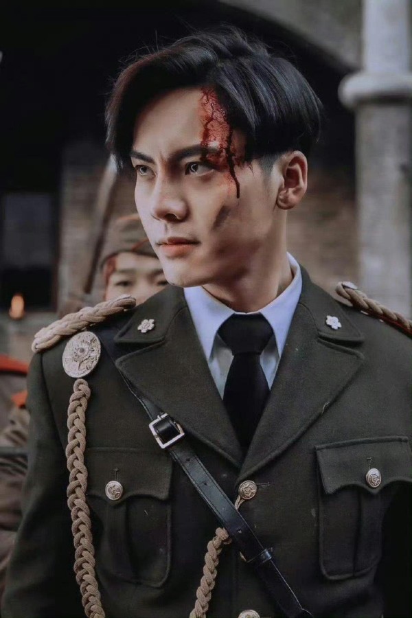 陈伟霆赵露思联手破圈！揭秘明星合作背后的“共赢密码”