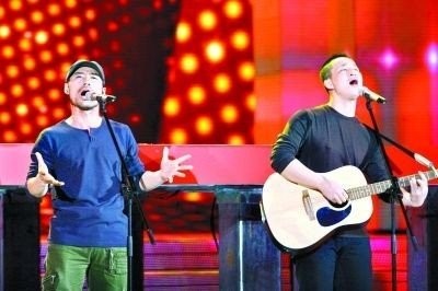 揭密春晚和元宵晚会“草根明星”们的神秘背景