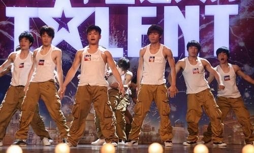 揭密春晚和元宵晚会“草根明星”们的神秘背景