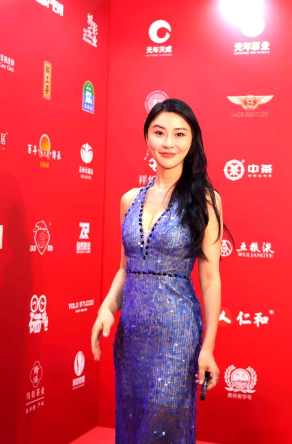 吴丹:从模特跨界到优秀女演员的旅程