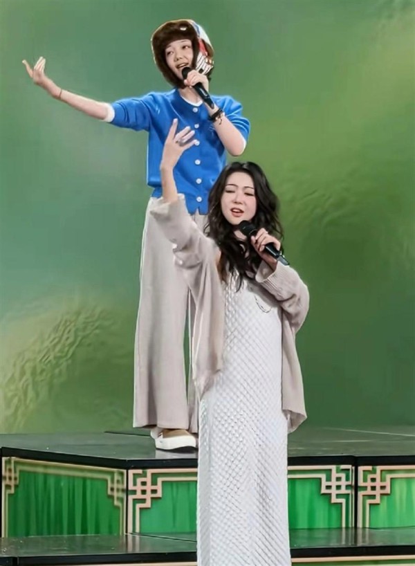 晚会后台众生相:薛凯琪的精致坚守背后,是偶像人设的无声拉扯