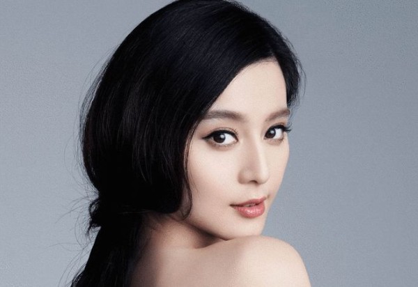 扒一扒那些因流量炒作而爆红的明星，被黑的最惨的是她