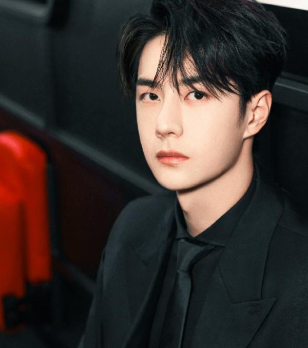 乐华凌晨重拳出击！王一博绯闻聊天记录系伪造，盗用7年前旧号造谣者恐遭严惩