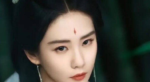 杨幂为何逆转登顶，杨紫刘亦菲排名揭示新规则