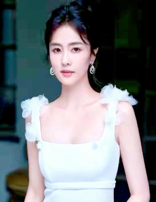 白鹿忍痛康复：从明星到普通人的健康启示