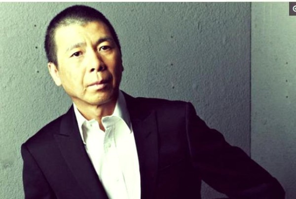 明星健康挑战：坚韧与乐观的典范