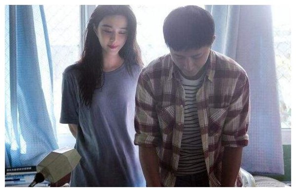 韩庚美女“吻照”曝光,深揭娱乐圈“秘闻”,卢靖姗你不管管?