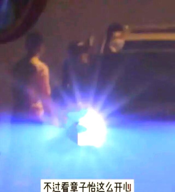 章子怡与靳东车内畅谈引发网友热议，揭秘明星交集的奇妙性