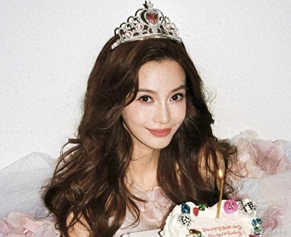 37岁生日变冷清,杨颖人设崩塌后的人情冷暖