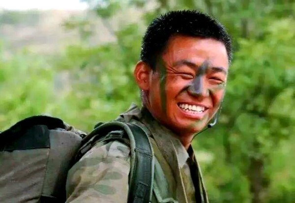 娱乐圈与网红圈的乱象：明星跌宕与网红炒作的深层思考