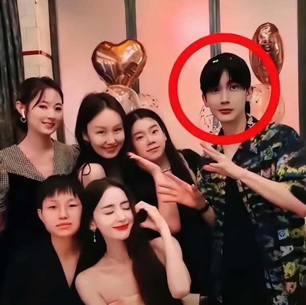 从经纪人到“爆料主播”:娱乐圈暗网浮出水面