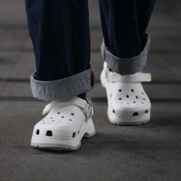 Crocs 的翻红背后的营销逻辑分析-传播蛙