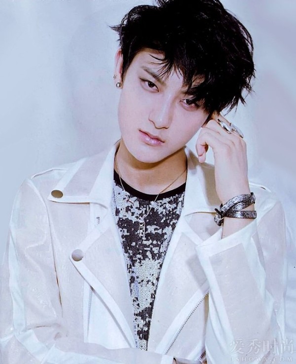 黄子韬睡粉丝事件是怎么回事？王思聪爆料黄子韬睡粉丝是真是假