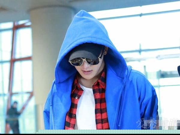 黄子韬睡粉丝事件是怎么回事？王思聪爆料黄子韬睡粉丝是真是假