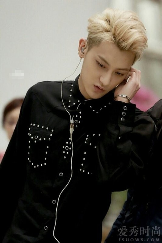 黄子韬睡粉丝事件是怎么回事？王思聪爆料黄子韬睡粉丝是真是假