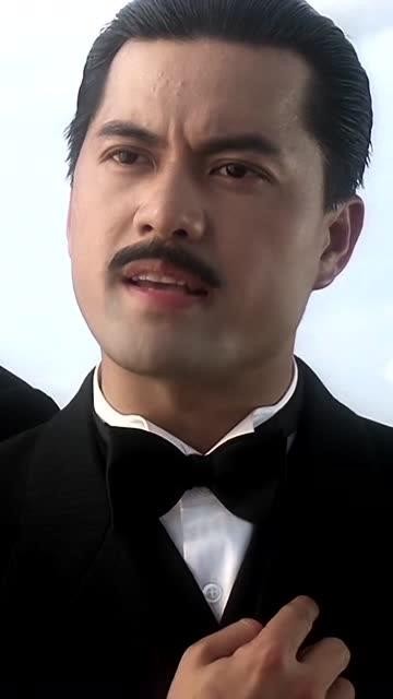 吕良伟凭什么无作品却稳坐娱乐圈C位？人脉才是硬通货！