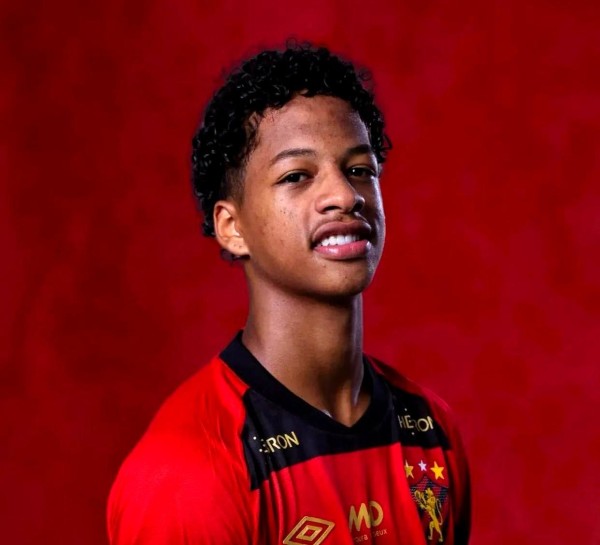 巴萨发布重大消息!明星转会,德国后卫与巴西双子同时加盟