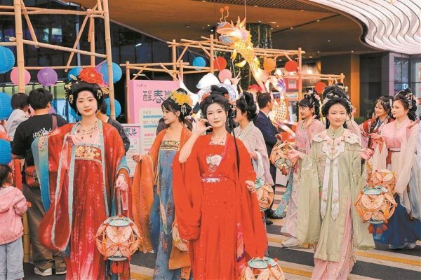 深圳戏院举行民乐音乐会 月上元宵 弦诉乡情