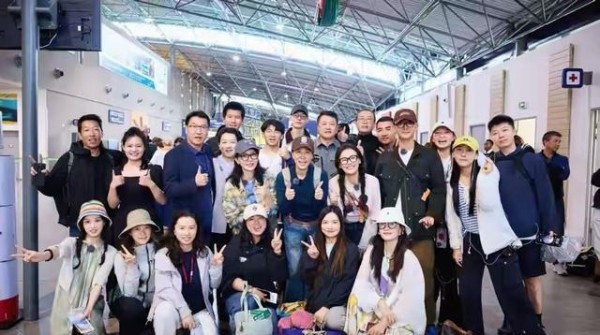 明星粉丝联合行动温暖人心：社会责任与善意的力量