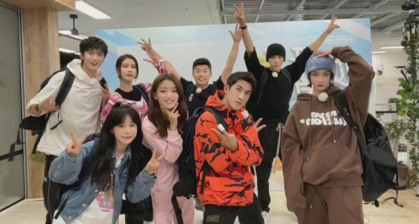 他一脱，内娱又要打起来了