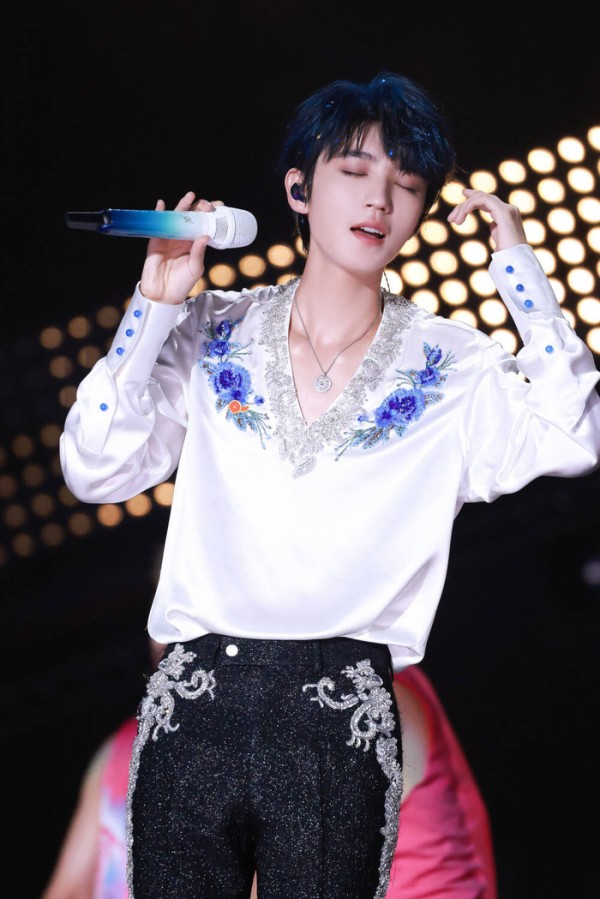 王俊凯演唱会运镜太绝!幕后团队揭秘3个手机拍摄技巧,小白也能学